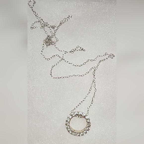 925 STERLING SILVER HALO CIRCLE O PENDANT NECKLACE - Picture 2 of 11